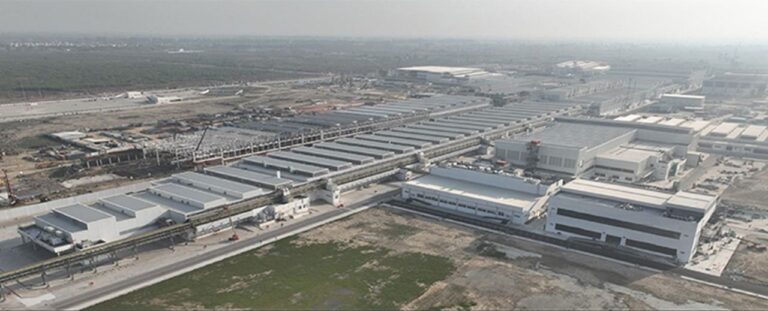 Óriási gyárat nyitott a Suzuki Indiában, ezt a modellt gyártják majd itt!