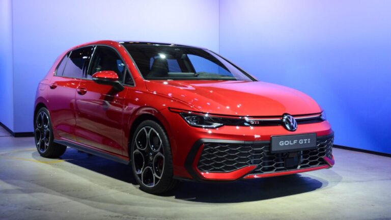 Vissza a benzinesekhez? Még későbbre tolhatja a VW az elektromos átállást!