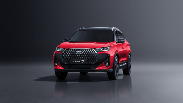 Hamarosan ez a belső égésű motoros kínai autó itthon is kapható lesz!