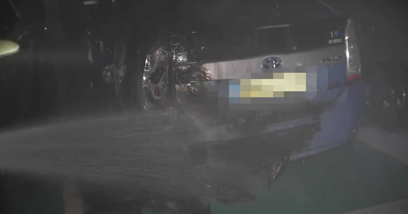 Kigyulladt egy Toyota Prius egy budapesti mélygarázsban