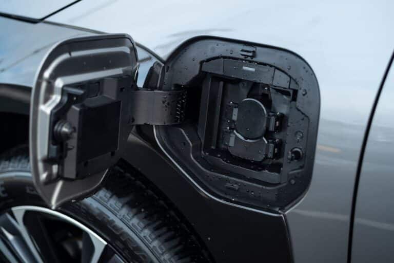 Még maradt állami támogatás a villanyautó vásárláshoz