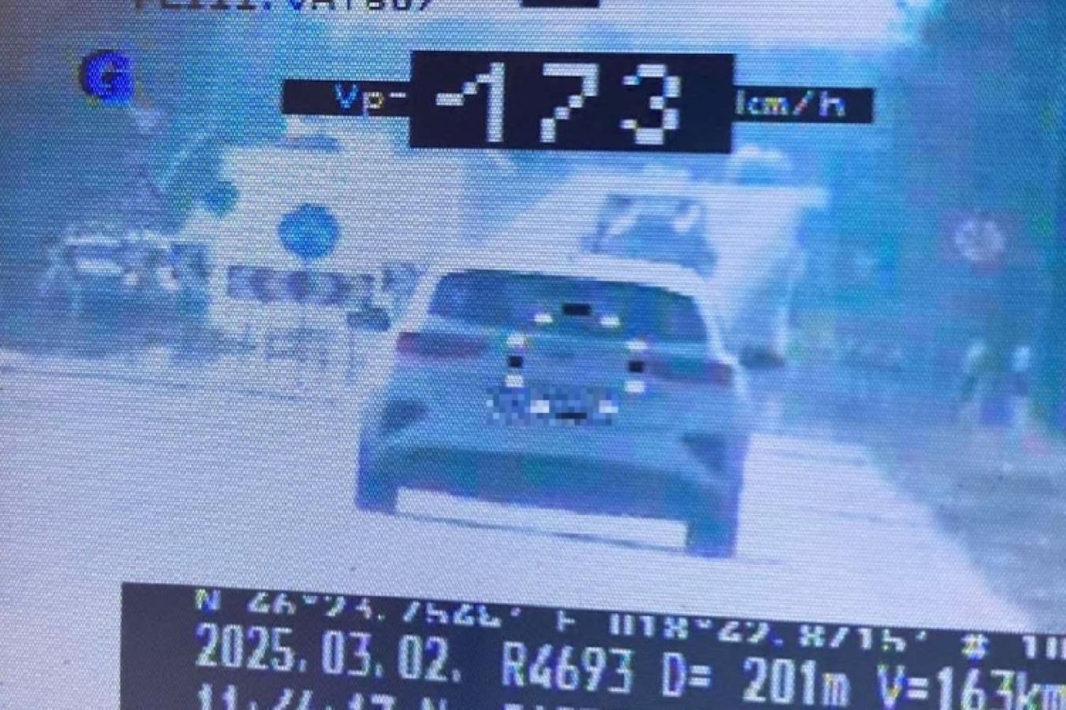 173 km/óránál készült a fotó, közvetlenül a csomópont előtt