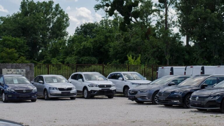 Olcsóbb villanyautókat és drágább benzineseket hozott 2025 a használtpiacra