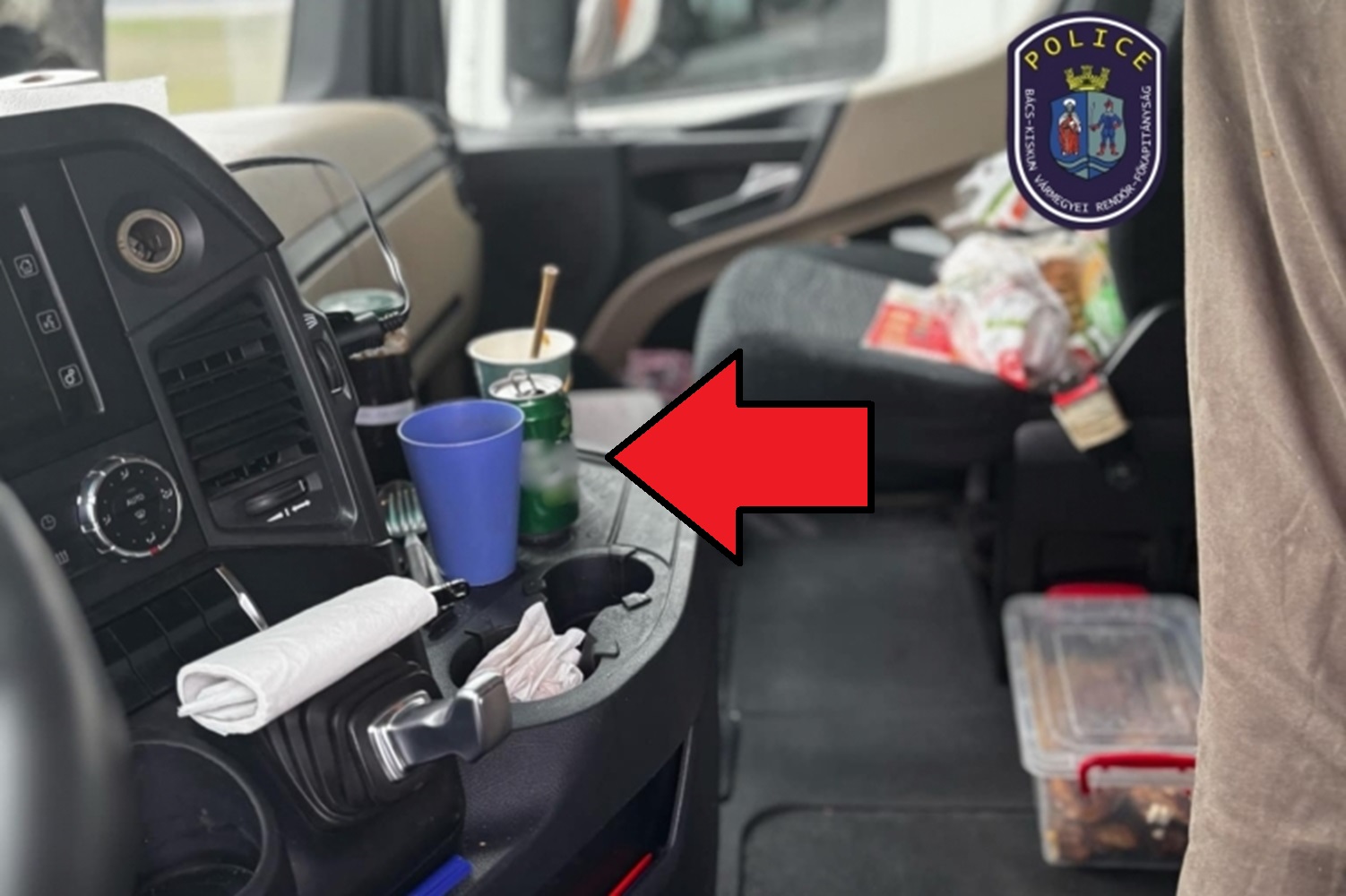 Sörrel a pohártartóban kacsázott az M5-ösön a részeg, román kamionos