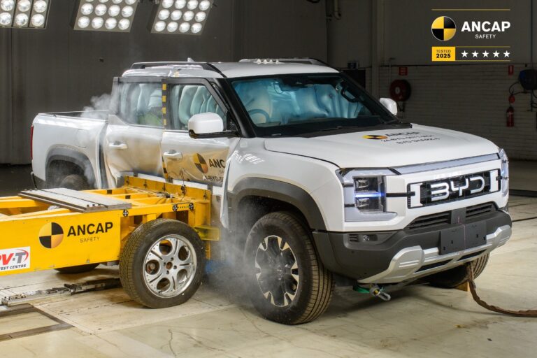 Videón a BYD pickupjának töréstesztje!