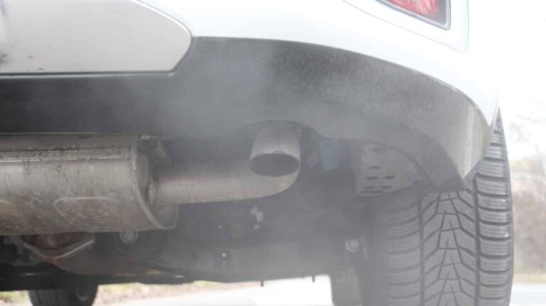 Kártyavárként dőlhet össze az EU-s autóipar terve a gyenge villanyautó-eladások miatt