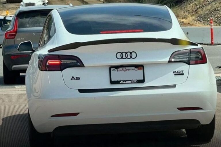 Ők már nem büszkék a Teslájukra