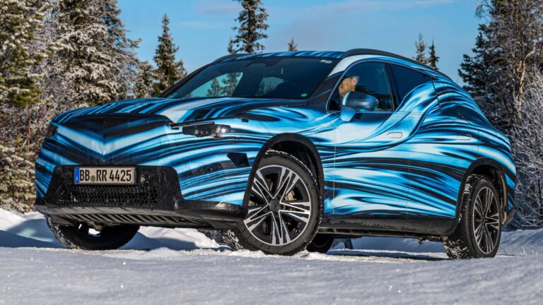 Íme az első hivatalos képek a Mercedes-Benz GLC legújabb változatáról