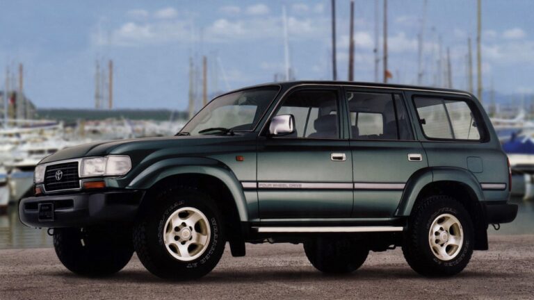 22 millió forintot kérnek egy külföldi papíros, öreg Toyotáért