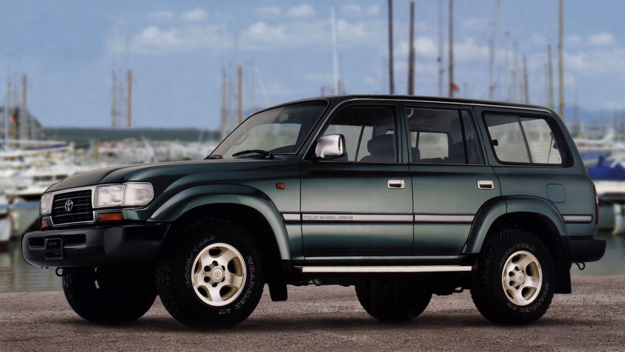 22 millió forintot kérnek egy külföldi papíros, öreg Toyotáért