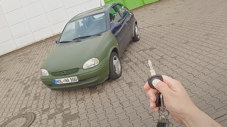 Vajon sikerül kitaposni a lelkét a dízel B Corsának az Autobahnon?