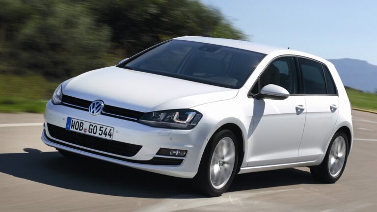 A szomorú valóság: mennyiért lehet ma valójában 10 éves autót kapni?