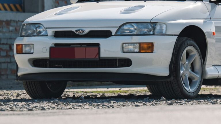 Ennyibe kerül a világ egyik legritkább Ford Escortja!