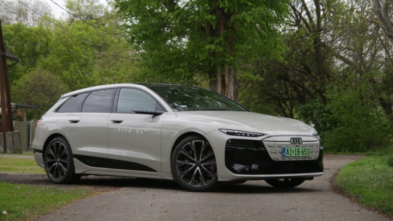 Vajon miért tért vissza a belső égésű motoros A6 az e-tron mellé?