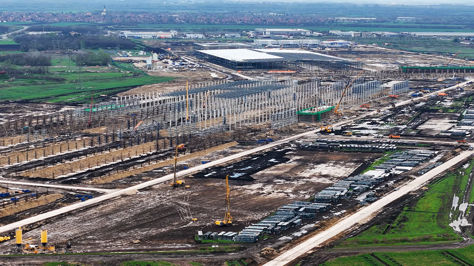 Kicsúszni látszik a szűkös határidőből a szegedi BYD építkezés