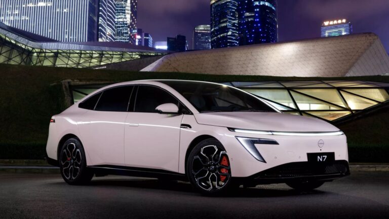 5,8 millió forintért bevállalnád a Nissan új szedánját?