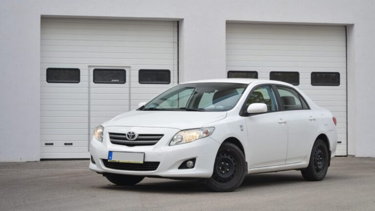 Tényleg elpusztíthatatlanok? Kiderült, hány millió Toyota rója jelenleg a világ útjait!