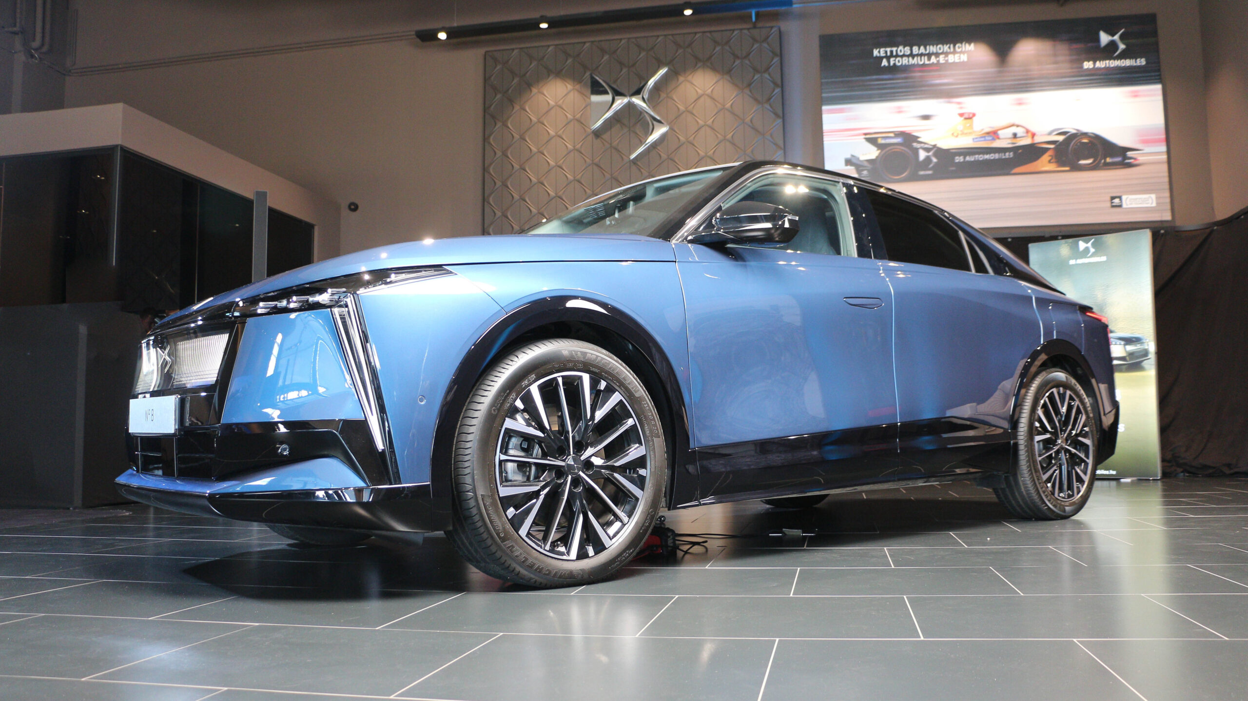 Ez ma a francia luxus csúcsa? - Itthon az első DS N°8!