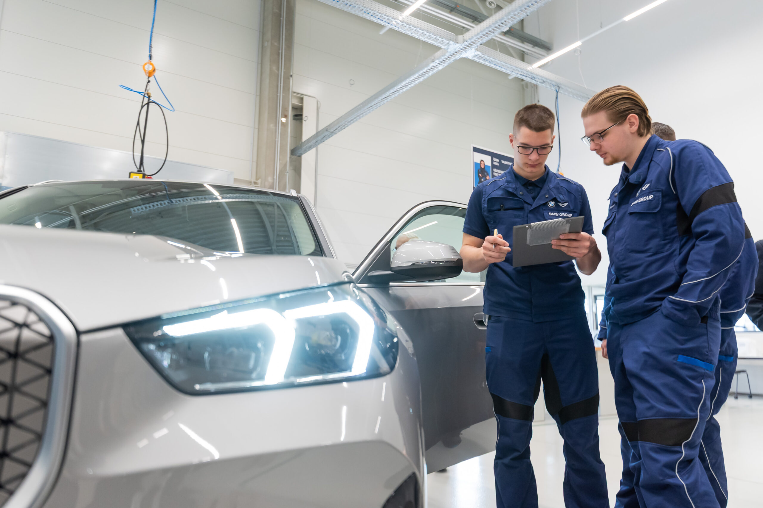 Hamarosan teljes létszámmal üzemel a BMW debreceni gyárának szakképzési programja