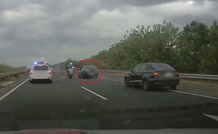 Ittasan zúzta sorra a rendőrautókat egy borsodi ámokfutó
