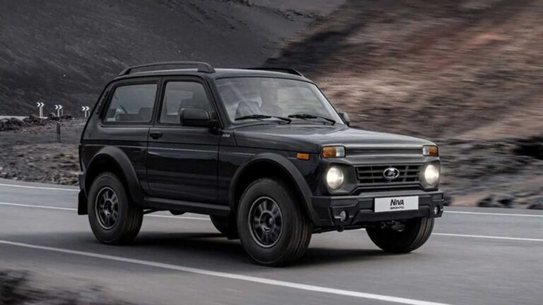 Te bevállalnád ezt a különleges Lada Nivát 6,6 millió forintért?