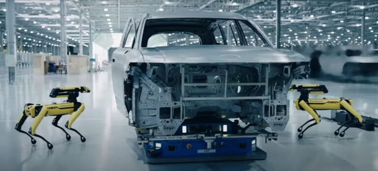 Robotkutyák a minőségellenőrök a Hyundai amerikai gyárában