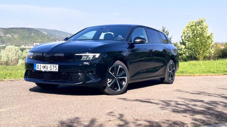 Teszten a lágy hibrid Opel Astra kombi!