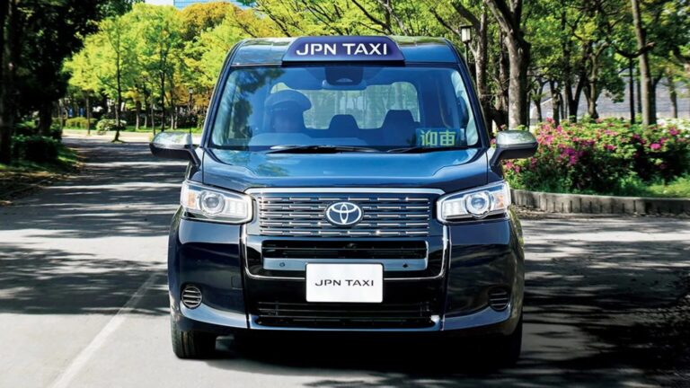 Ilyen egy Toyota, ha eleve taxinak készül!