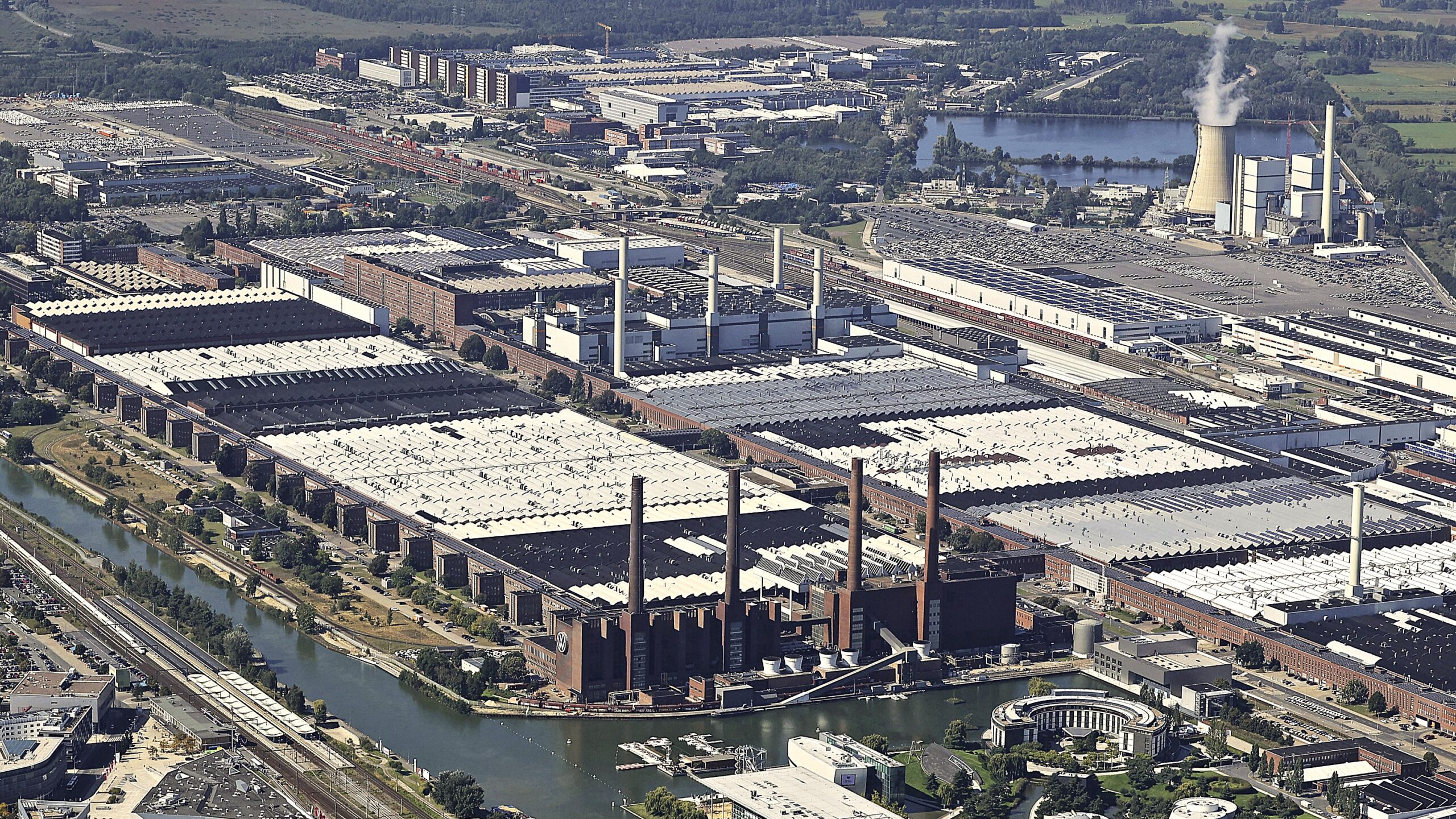 Négynapos munkahét jöhet a Volkswagen fontos gyárában a villanyautók miatt