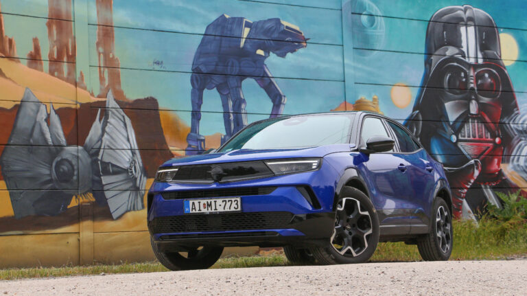 Finomabb lett a kávé? – Teszten a frissített Opel Mokkák!
