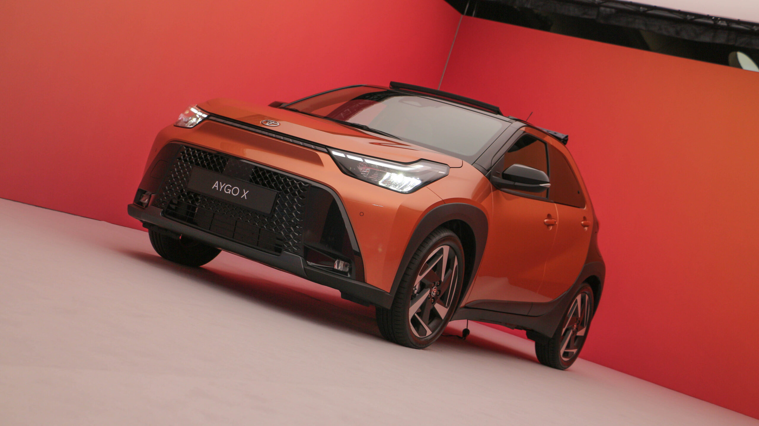 Full hibrid hajtáslánccal frissül a piac egyik legolcsóbb modellje! Nem lesz így túl drága?