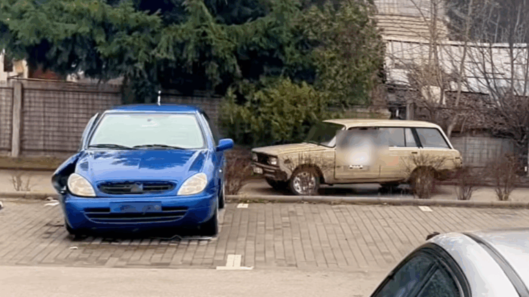 Ózdon driftelt a lejárt műszakis Ladával, a rendőrök is megjutalmazták a produkciót