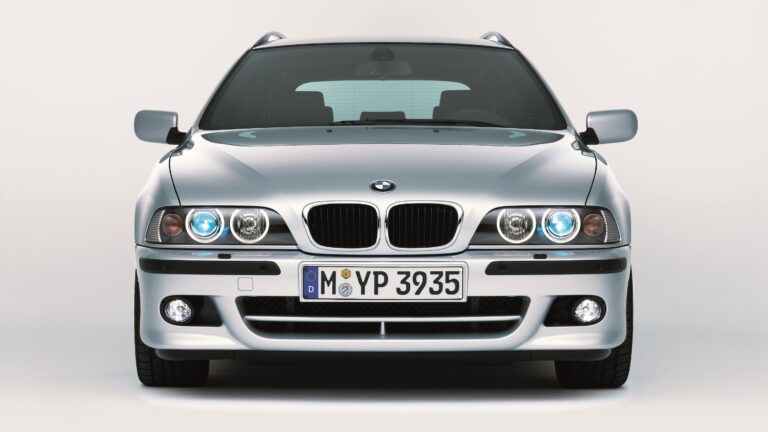 Ez még "igazi" BMW volt? 220 felett egy E39 generációs 540i-ben!