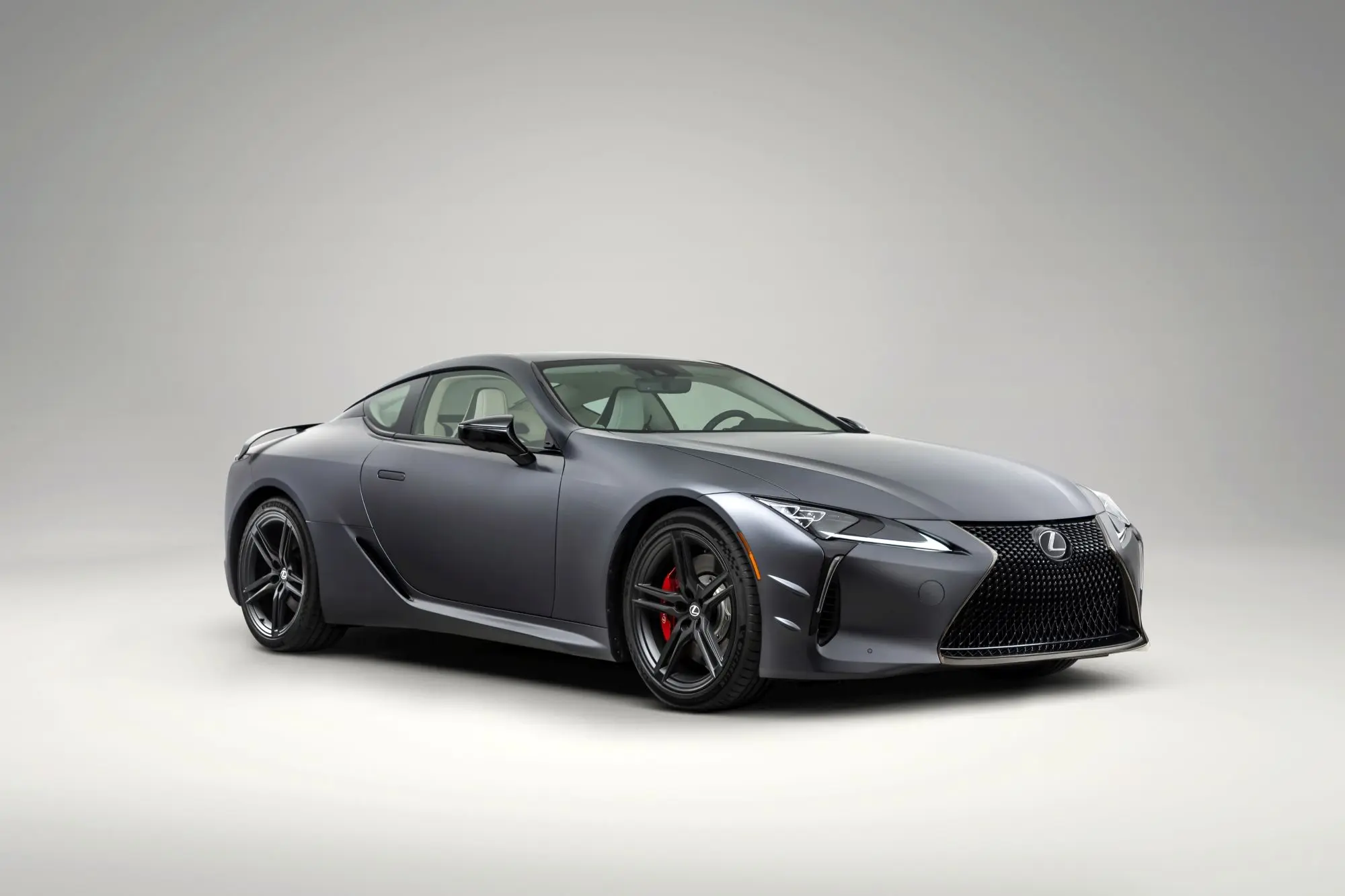 Ahogy az sejthető volt: még nem vonul nyugdíjba a V8-as Lexus LC