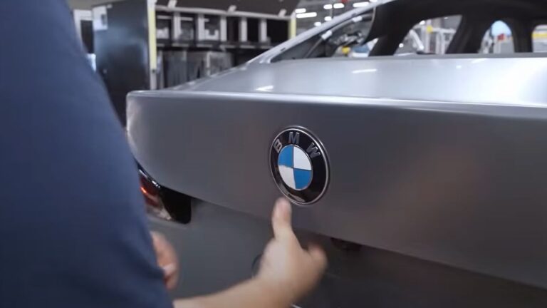 Ilyen lesz a debreceni BMW gyár? Nézd meg, hogyan készül a 2-es sorozat Lipcsében!