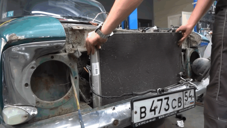 Jó ez a Moszkvics, csak dög meleg van benne? Így szerelj klímát a szoci verdába!