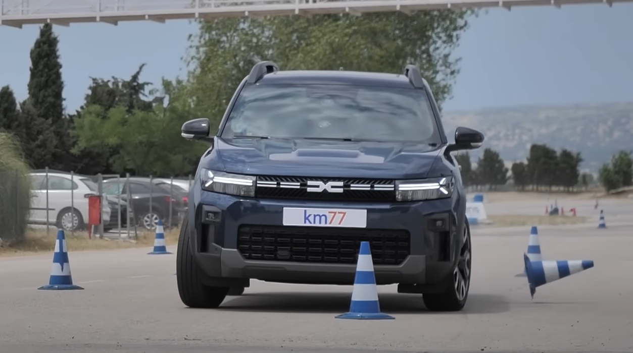 Megszenvedték a bóják a Dacia Bigster jávorszarvastesztjét!