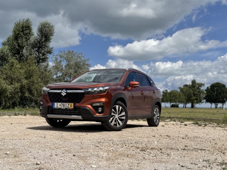 Gyengébb motorral is élhető? Menetpróbán a visszafogott Suzuki S-Cross!