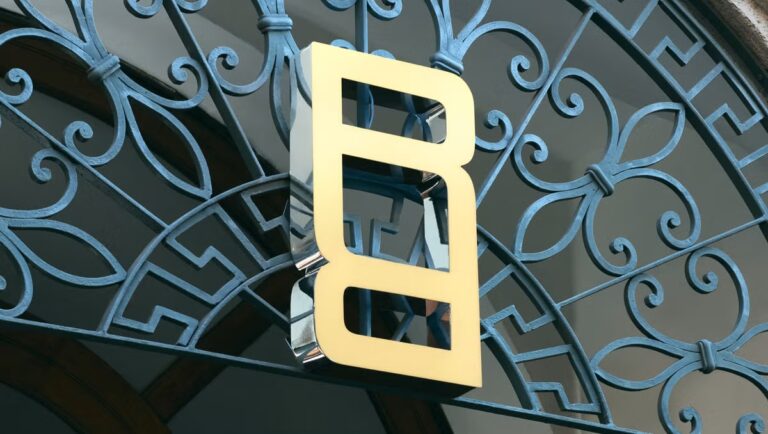 Új logót villantott a nagy nevű autógyártó: te felismered ennyiből?