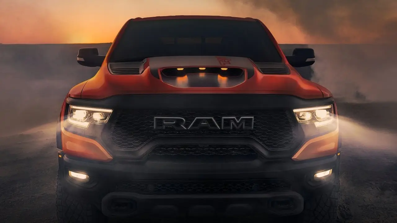 Visszatér a V8-as platós szörnyeteg, újra kapható lesz a RAM TRX