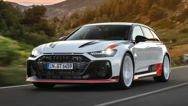 Viszik mint a cukrot az Audi sportkombiját