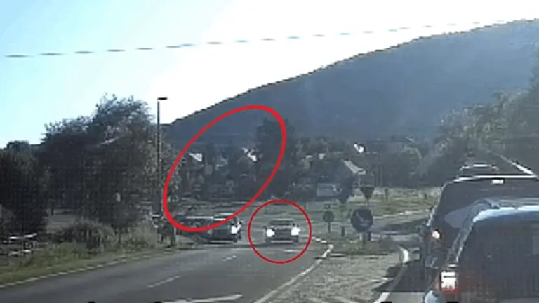 Videó: sokba kerülhet, ha te is így indulsz el a sorompónál!