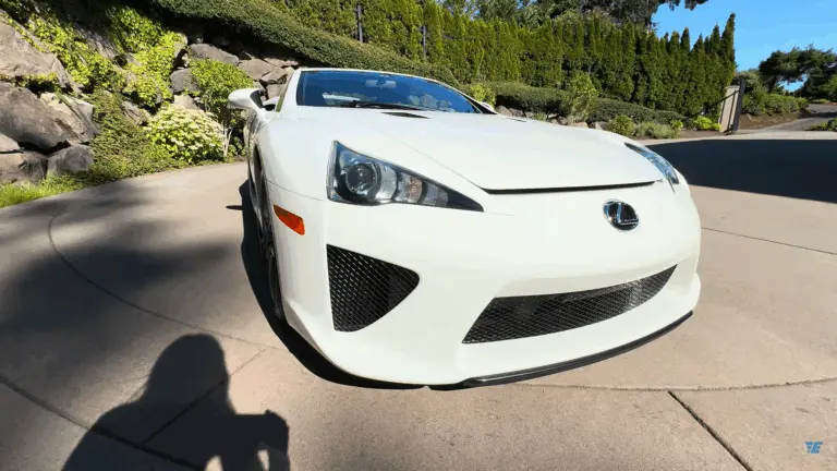 273 millió forintot fizettek ezért a 13 éves Lexusért: érhet ennyit?