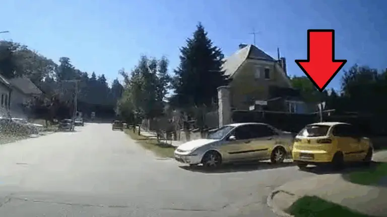 Nem adta meg az elsőbbséget, kitalálod milyen autó elé hajtott ki?