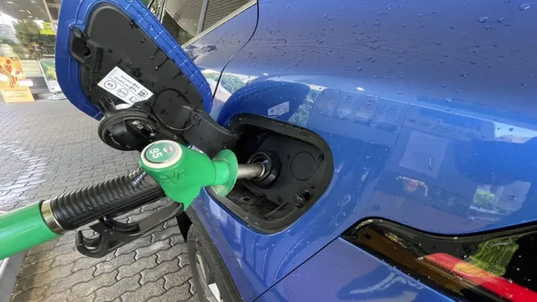 Csütörtökön emelkedik az egyik üzemanyag ára! Ennyivel lehet drágább a tankolás!