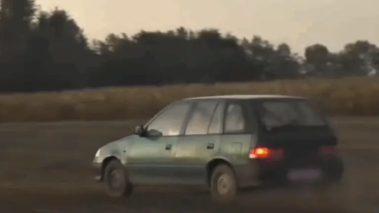 A szántón át menekült a Suzukival: videón az újabb hazai autós üldözés!