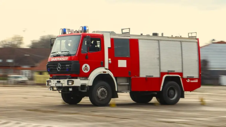 Videó: ezért ne állj meg ész nélkül, ha szirénázó autót hallasz!