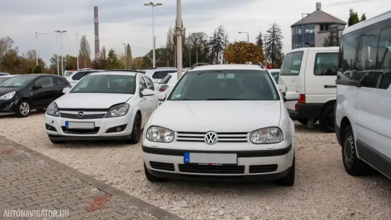 Pörög a használtautó-piac: történelmi csúcs itthon!