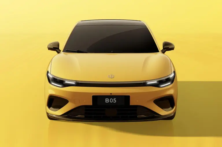 Golf méretű villanyautót hoz Európába a Leapmotor