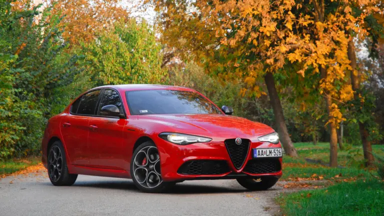 Mégsem vonul nyugdíjba az Alfa Romeo Giulia!